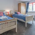 Castle Cottage - 3 Bedroom Holiday Home - Tenby