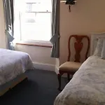 Myrtle House Hotel Tenby