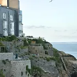 High House Sleeping 10