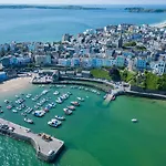 Croft Court - 1 Bedroom Apartment - Tenby