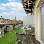 The Beautifully Central Flat 3 The Cobourg Tenby Sat To Sat Booking Only In School Summer Holidays