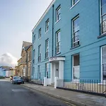 No 6 Croft House - 1 Bedroom Apartment - Tenby