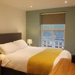 Stylish Flat In Central Tenby & Free Parking