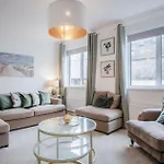 Luxurious Apartment Charlton Mews - 2 Bed - Tenby