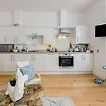 2 Bed In Tenby 91092