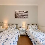 3 Bed In Tenby 90220