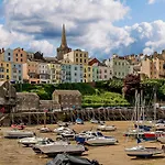 3 Bed In Tenby Fb161