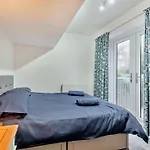 2 Bed In Tenby 94175