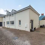 2 Bed In Tenby Fb219