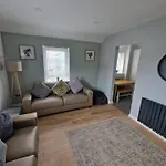 Captivating 2-Bed Apartment In Tenby