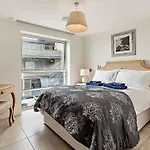 2 Bed In Tenby Fb292