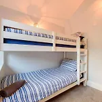 3 Bed In Tenby 90360