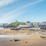 3 Bed In Tenby Fb055