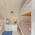 2 Bed In Tenby 91092