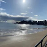 2 Bed In Tenby Fb114