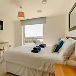2 Bed In Tenby Fb290