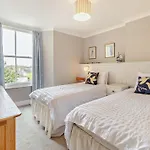 2 Bed In Tenby Fb163