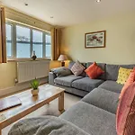 2 Bed In Tenby Fb219