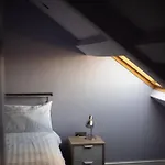 Tenby Town Centre Family-Friendly Flat Sleeps Four