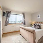 Seren Las, Tenby