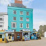 1 Bed In Tenby 83320