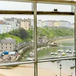 1 Bed In Tenby 83320