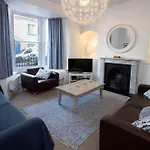 Superbly Located Tenby Cottage