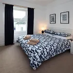 Superbly Located Tenby Cottage