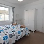 Superbly Located Tenby Cottage