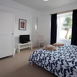 Superbly Located Tenby Cottage