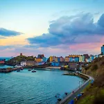 2 Treasured Tenbyaprtmt In Town For 4
