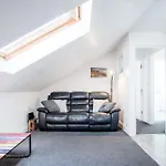 Rooftops - 1 Bedroom Apartment - Tenby