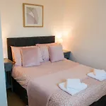 2 Bed In Tenby Fb284