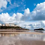 2 Bed In Tenby Fb284