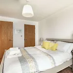 2 Bed In Tenby Fb110