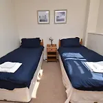 6 Bed In Tenby Fb220