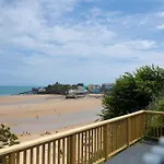3 Croft House - Beach Front Sea Views Parking