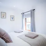 The Cottage - 2 Bedroom Cottage - Tenby