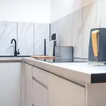 Flat 2 - 1 Bedroom Apartment - Tenby