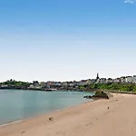 3 Bed In Tenby 95027