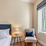 3 Bed In Tenby 95027