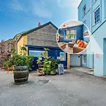 3 Bed In Tenby 95027