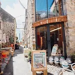 Ship Cottage Tenby Beach 50M