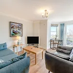 Bryn Y Mor Apartment