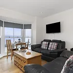The Lookout At Goscar - Perfectly Positioned Tenby Apartment With Views