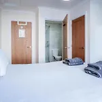 Skokholm Apartment - 3 Bedroom Apartment - Tenby