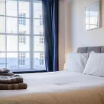 Skokholm Apartment - 3 Bedroom Apartment - Tenby