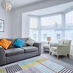 Bay View - 2 Bedroom Apartment - Tenby
