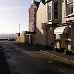 Myrtle House Hotel Tenby