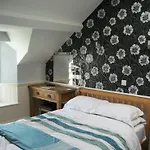 Glenholme Apartments
